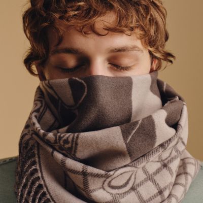 エルメスHERMESメンズネクタイスカーフブラウンベージュシルクスーツ制服 エルメスHERMESメンズネクタイスカーフブラウンベージュシルク